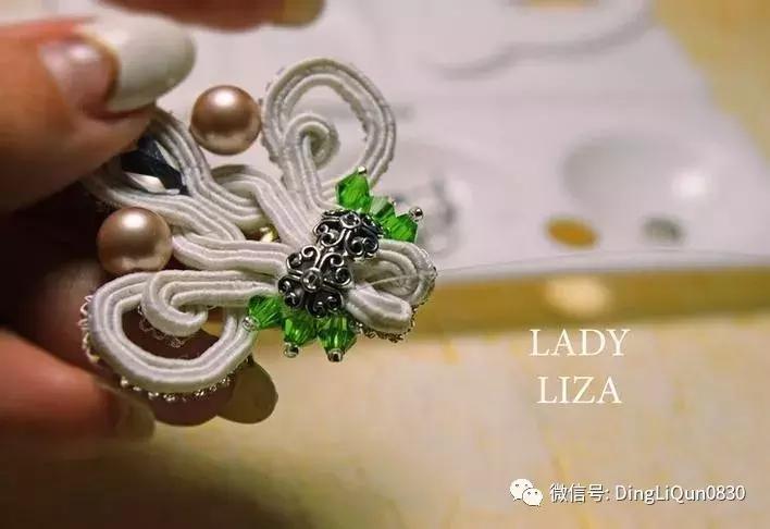 珍珠手工串珠教程,串珠教程简单优雅的s型珍珠耳坠