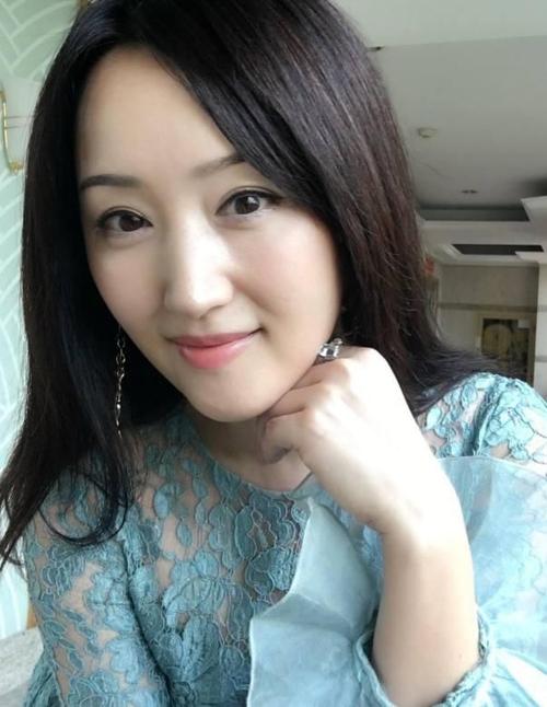 45岁杨钰莹甜歌天后近照曝光,杨钰莹丈夫资料简介图片