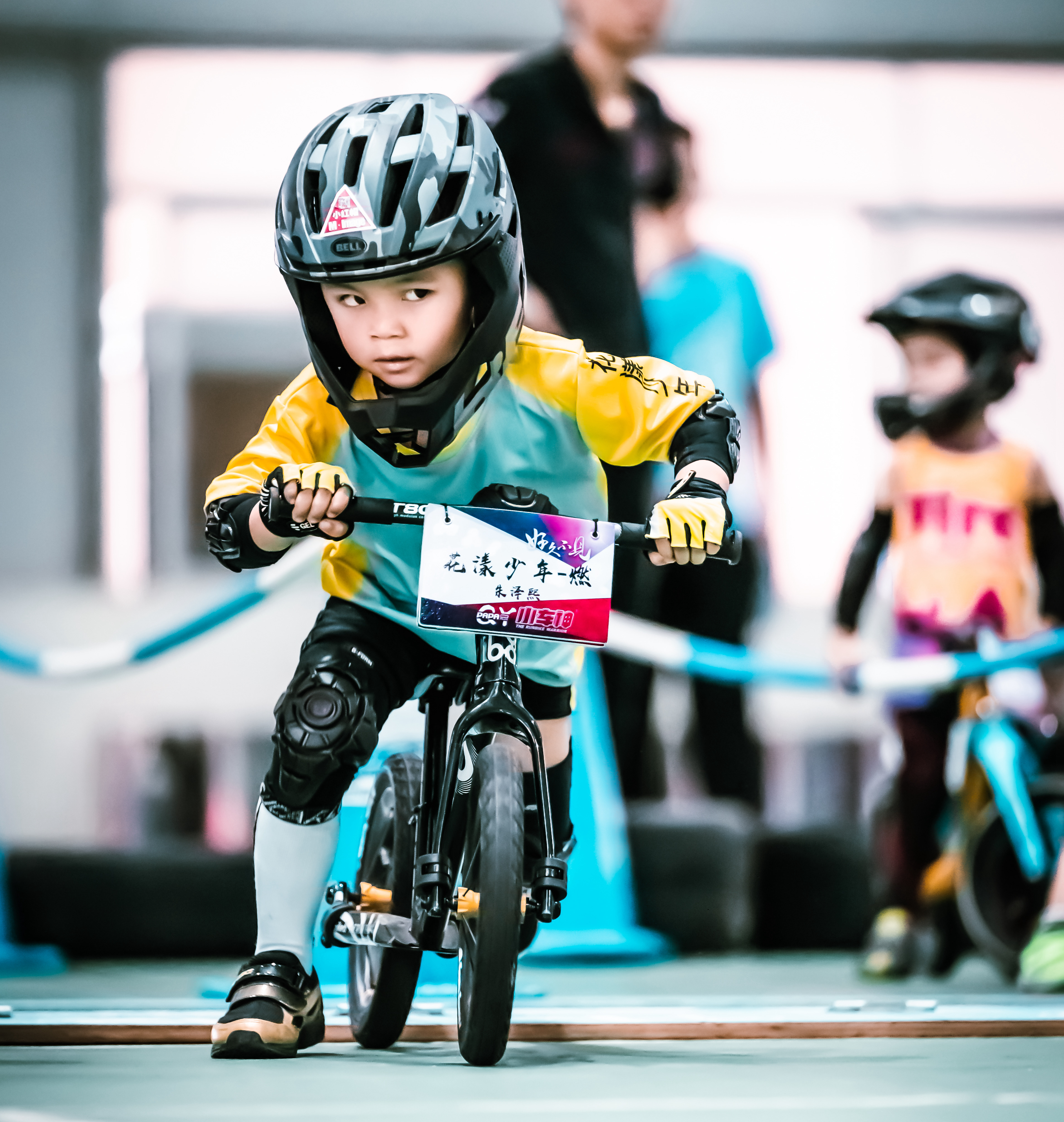 萌骑士第一季1集,萌骑士一到五季讲解