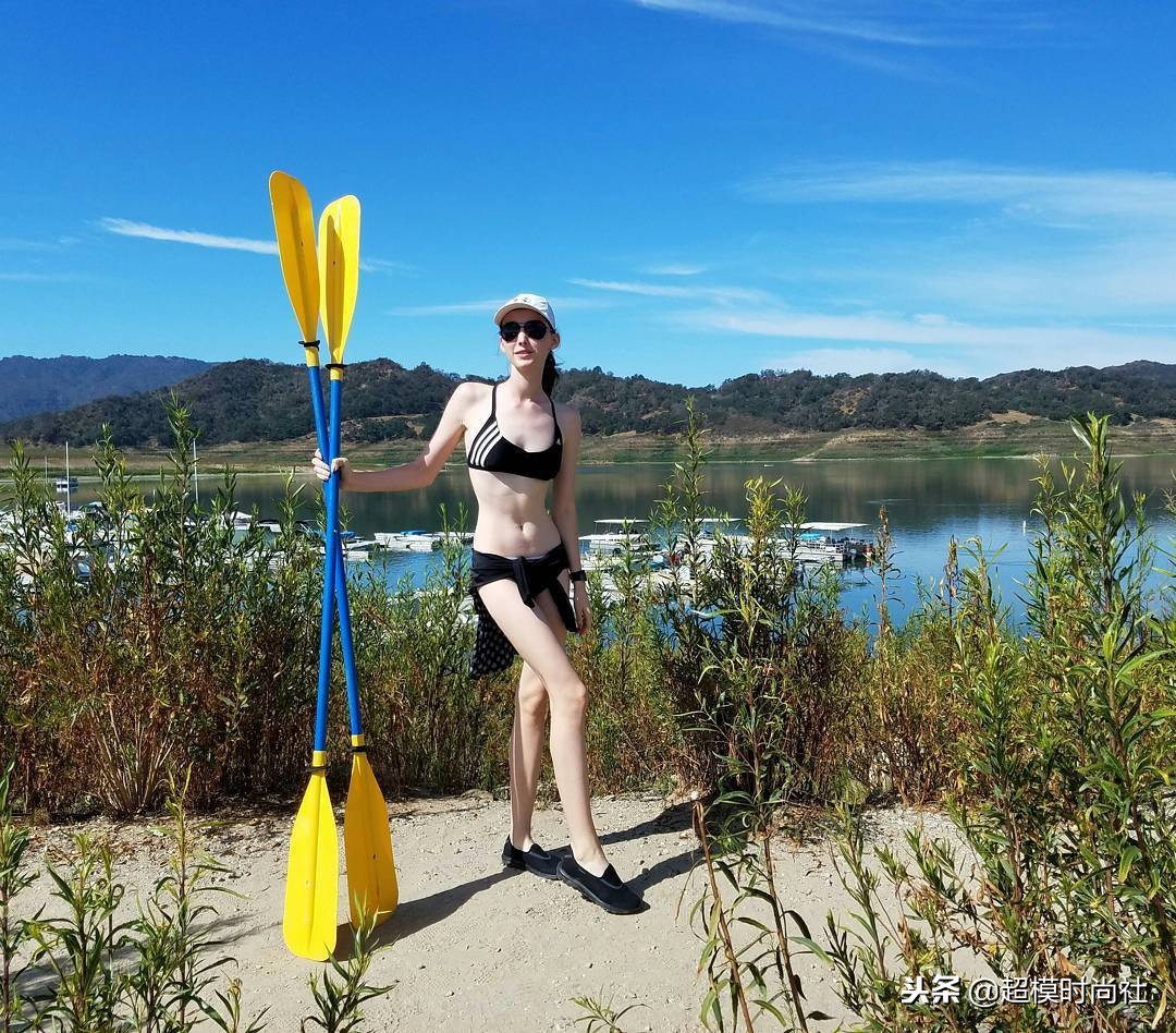 美人不做“花瓶”?她会芭蕾提琴走秀演戏,还是门萨高智商会员