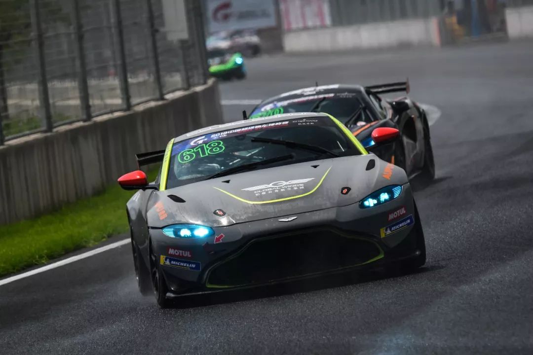 钢铁赛道雨中热战·ChinaGT上演秦皇岛首轮超跑对决