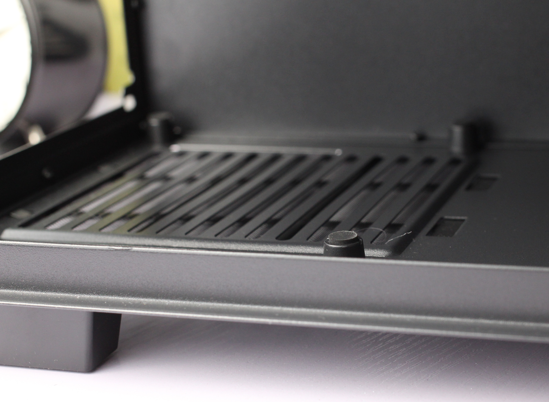 显卡竖装散热最好的机箱,主板和显卡竖装的机箱