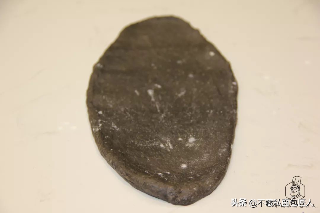 意大利墨鱼汁面包,金枪鱼墨鱼汁面包