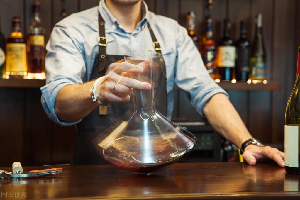 葡萄酒怎样醒酒才好喝,侍酒师高级醒酒
