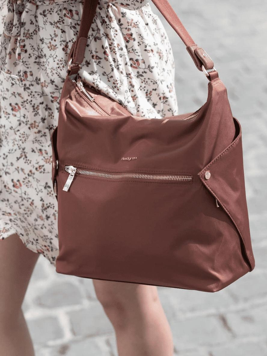 今年特别流行尼龙包 (今年流行的尼龙包包)