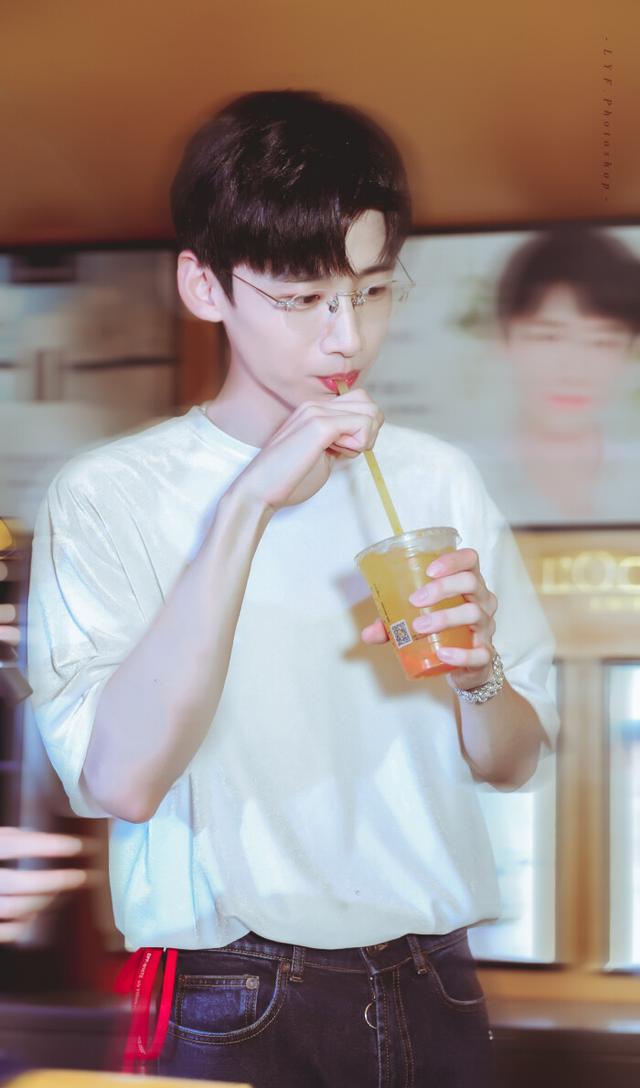 娱乐圈男明星最美的几双手,快来看看有没有你们的爱豆