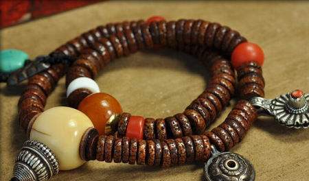 为啥有人喜欢盘手串,为什么有的人喜欢盘檀香手串