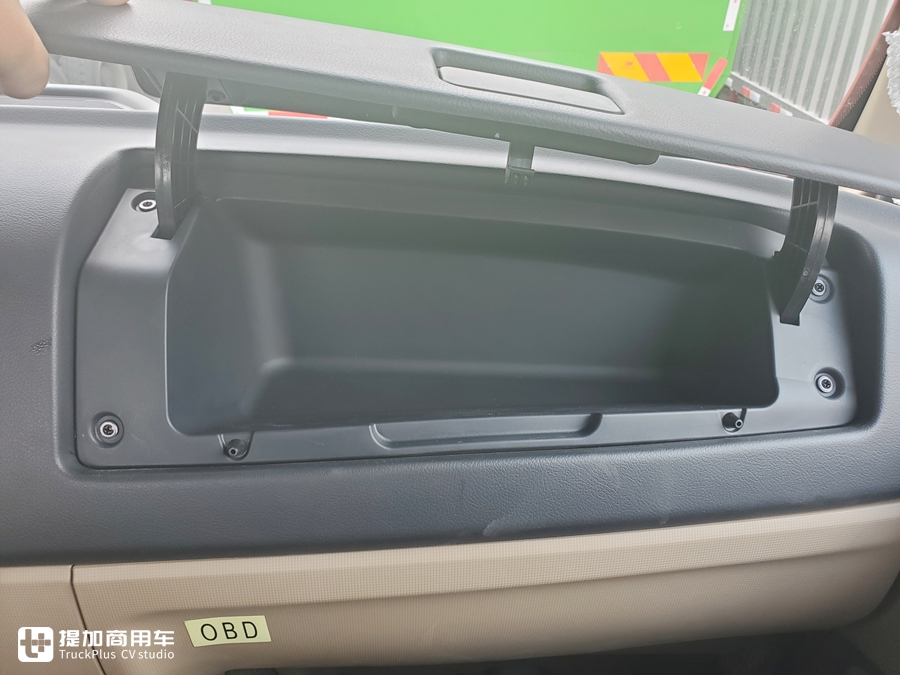 豪沃新款tx7配置,豪沃tx7290马力7.8米底盘多少钱