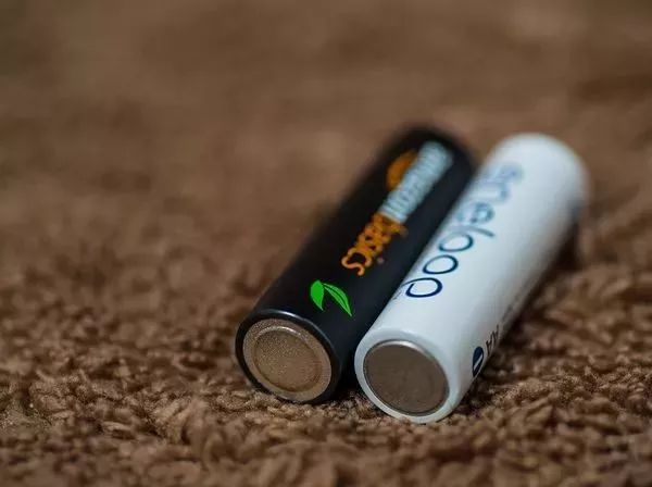 定时*弹炸**？揭露AmazonBasics电池背后的秘密