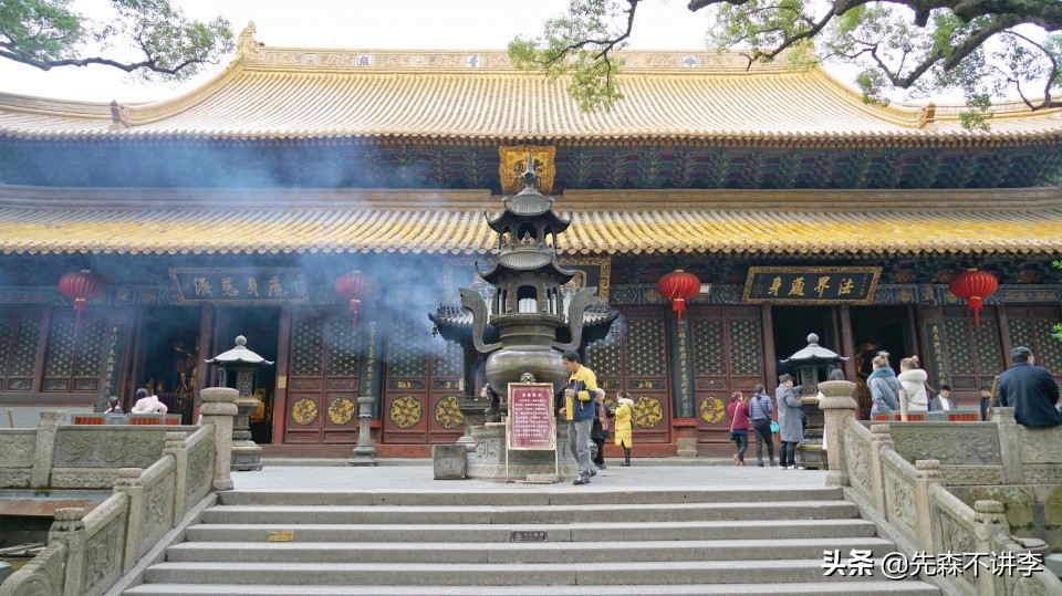 大门不出二门不迈整天烧香拜佛,普陀山不开放的寺院