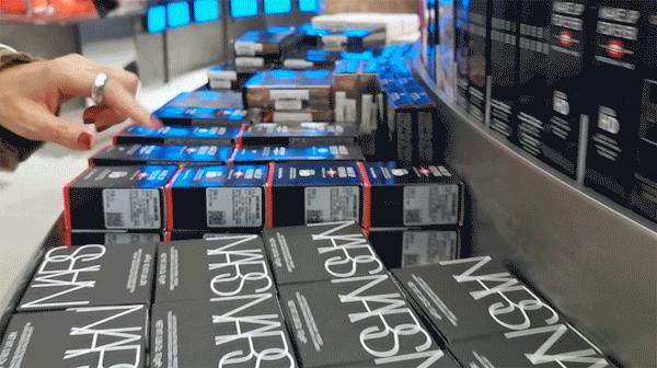 广州、武汉惊现“黑洞”，被“吸”进的消费者几乎没人空手而出