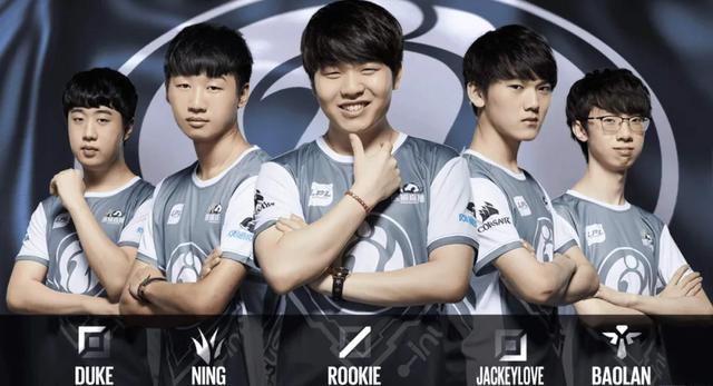 陪打王者荣耀，月入8000，赚到房子首付，谁说玩游戏不挣钱？