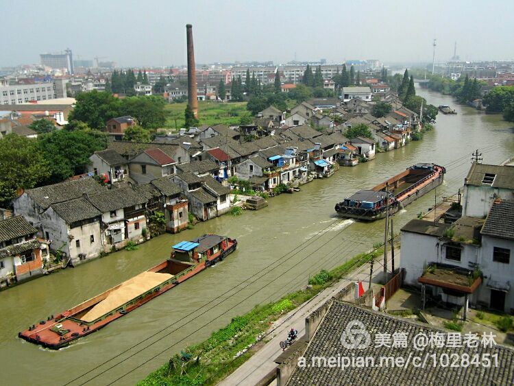王店古称梅里，始建于五代后晋天福年间，距今有1000多年（2）。