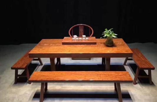 全中国家具城的“黑幕”:标价6.6万的大板,出厂价不到5000!