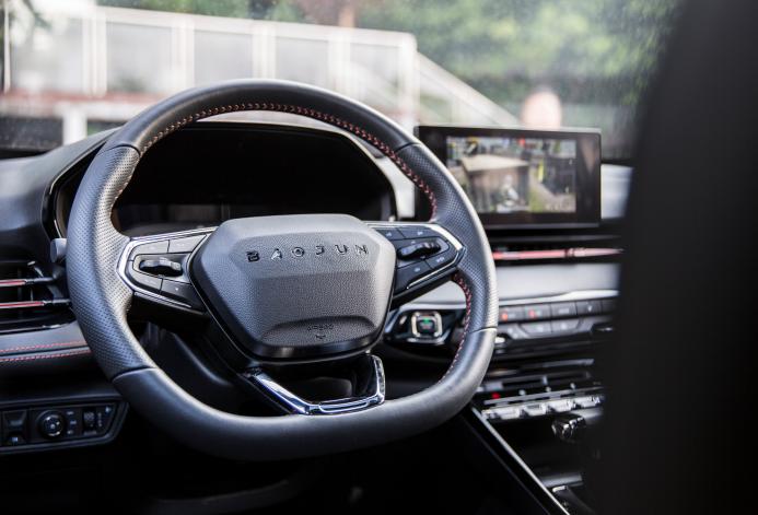 10万买新宝骏rs-3值得吗,新宝骏rs-3最推荐购买的车型