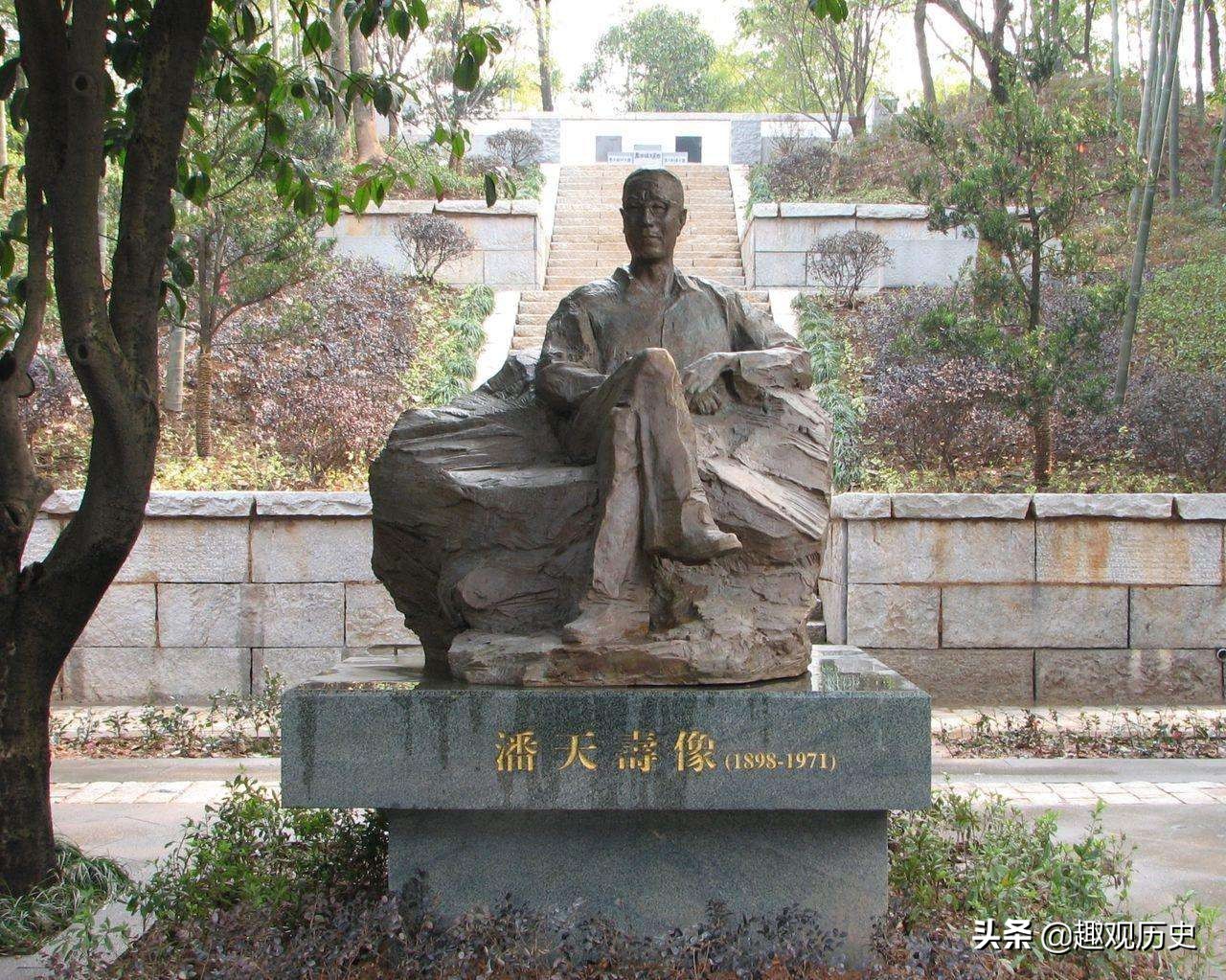 一只鹰拍出2.7亿元,将它放大五倍后再看,专家直呼:这不是画