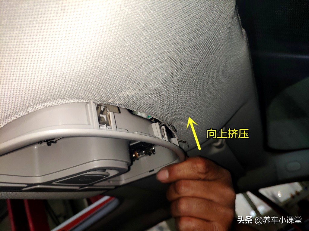 自己可以动手换车内顶灯吗,自己可以动手换顶灯吗