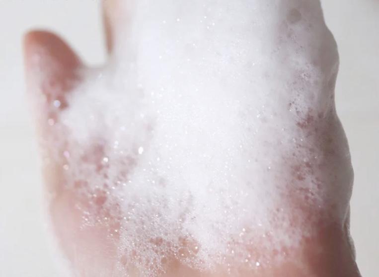 头发稀少油腻怎么办,头发干枯稀少油腻掉发怎么调理