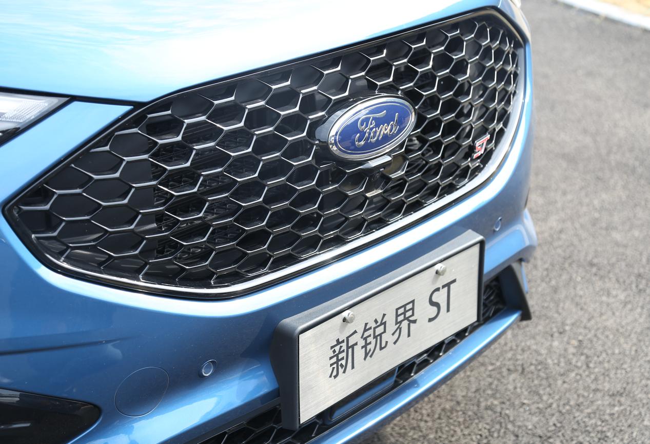 锐界plus运动版和普通版如何选,福特新suv比锐界大