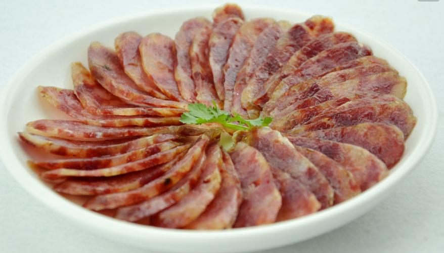 奶奶做的四川麻辣香肠,老奶奶用香肠做八种样子的食物