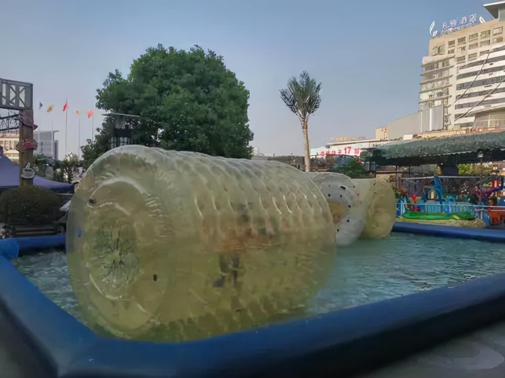 嘉兴江南摩尔夜晚灯光璀璨,曾经繁华地方