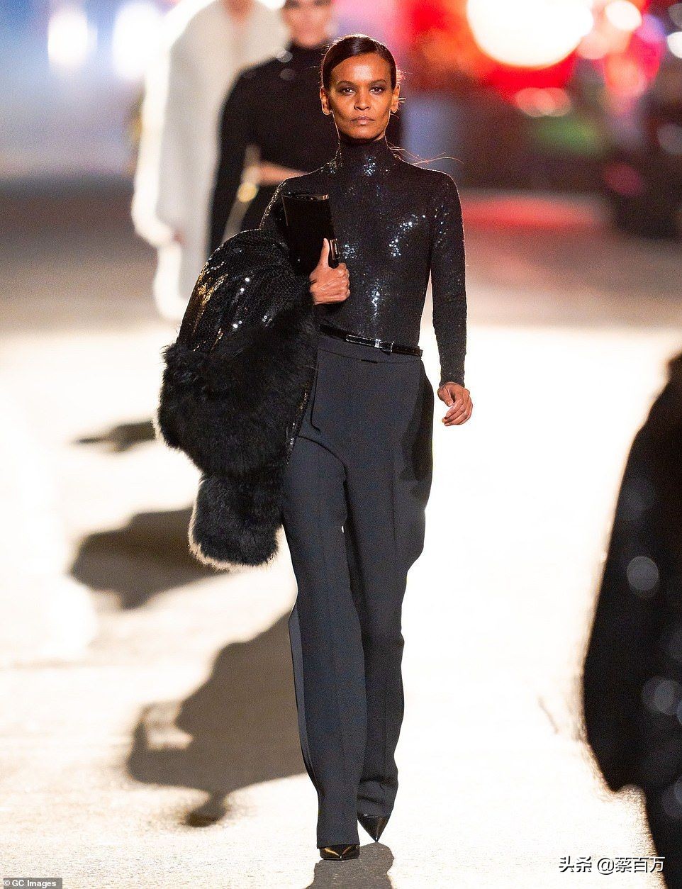 贝拉伊莲娜走秀,贝拉伊莲娜范思哲走秀