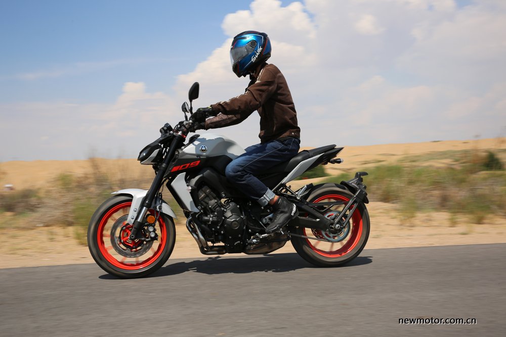 雅马哈mt-09三缸声浪,雅马哈mt09真实感受