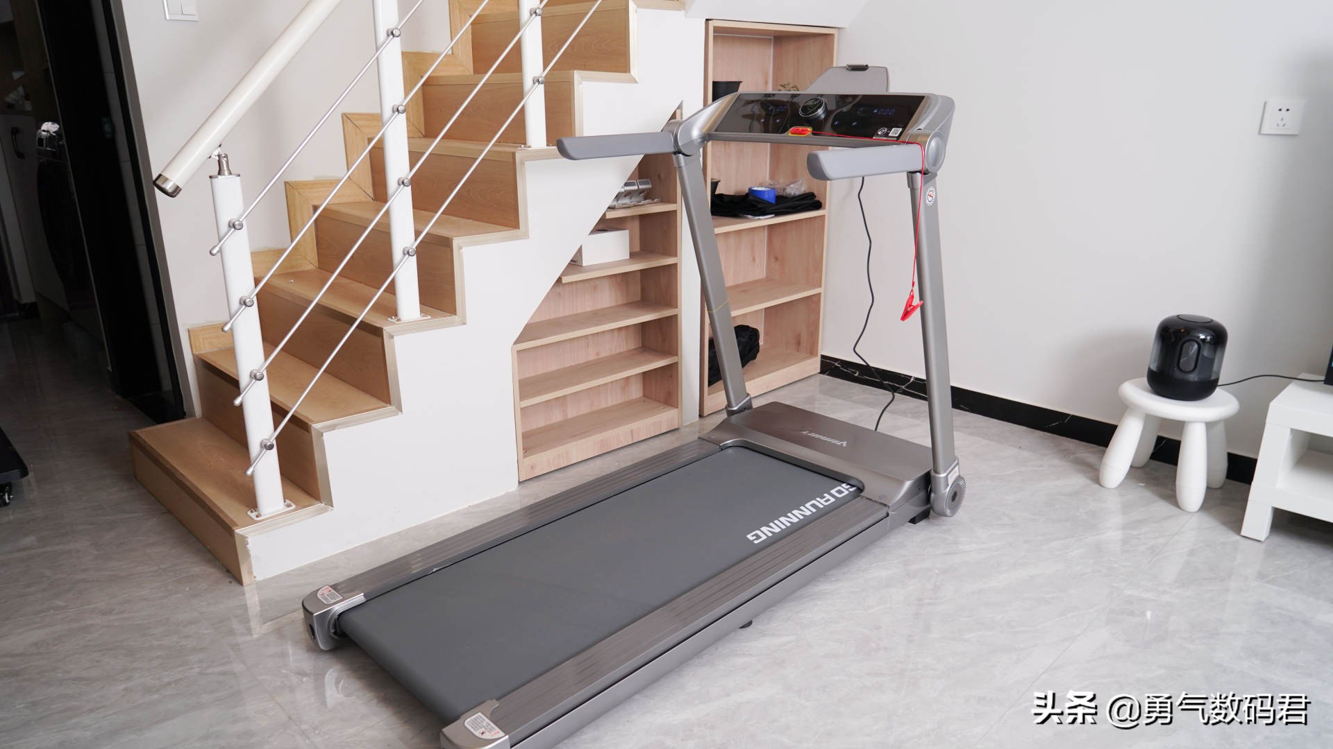 荣耀亲选磁悬浮减震跑步机价格,立久佳跑步机h1优缺点