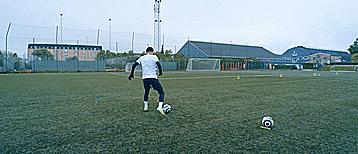 撕开防线的传球,撕开敌人的防线