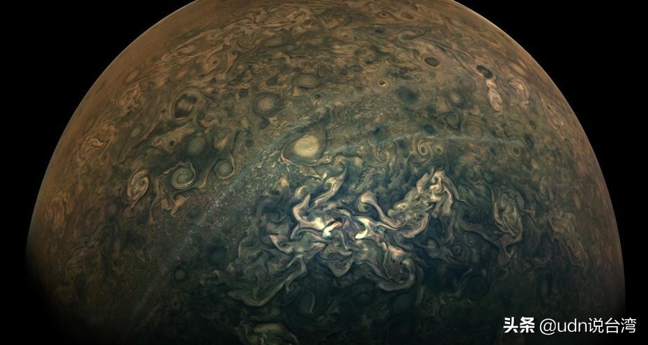 激似梵谷名画！NASA曝“超清晰木星照”唯美烟雾缭绕