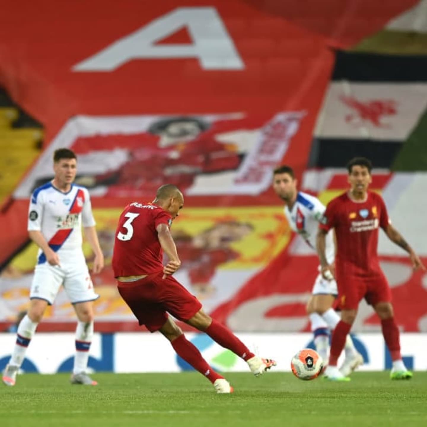 利物浦首夺英超冠军阵容,利物浦英超夺冠后主力阵容分析