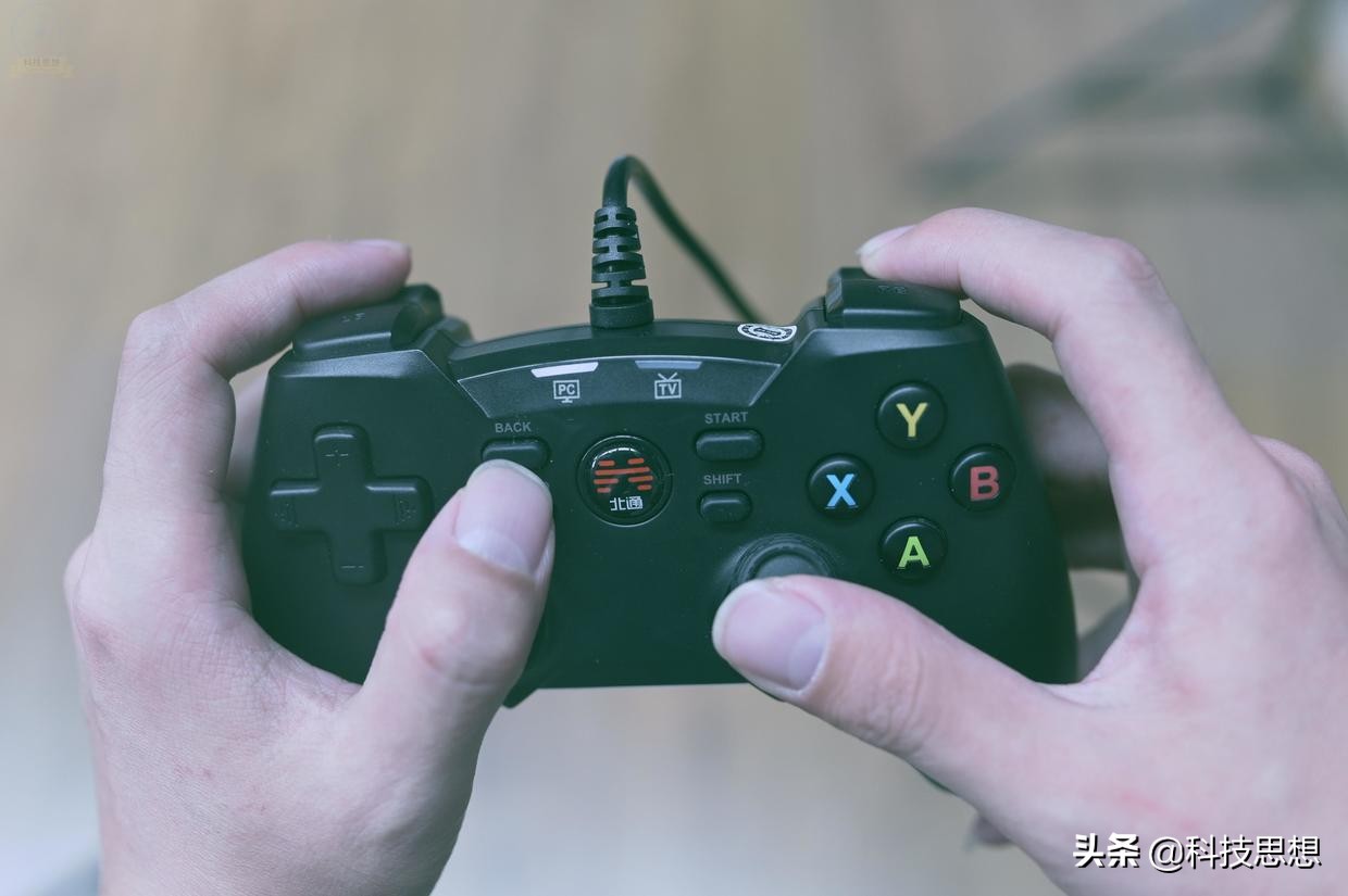 北通蝙蝠4游戏手柄上手体验,北通蝙蝠4手柄