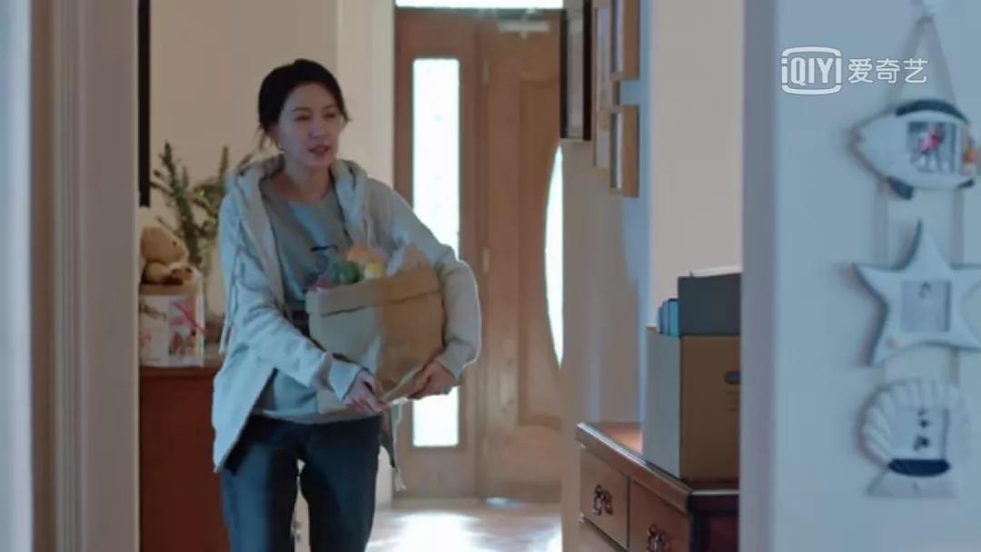 为什么电视剧买菜就要买芹菜,为什么国外买菜都要包纸袋