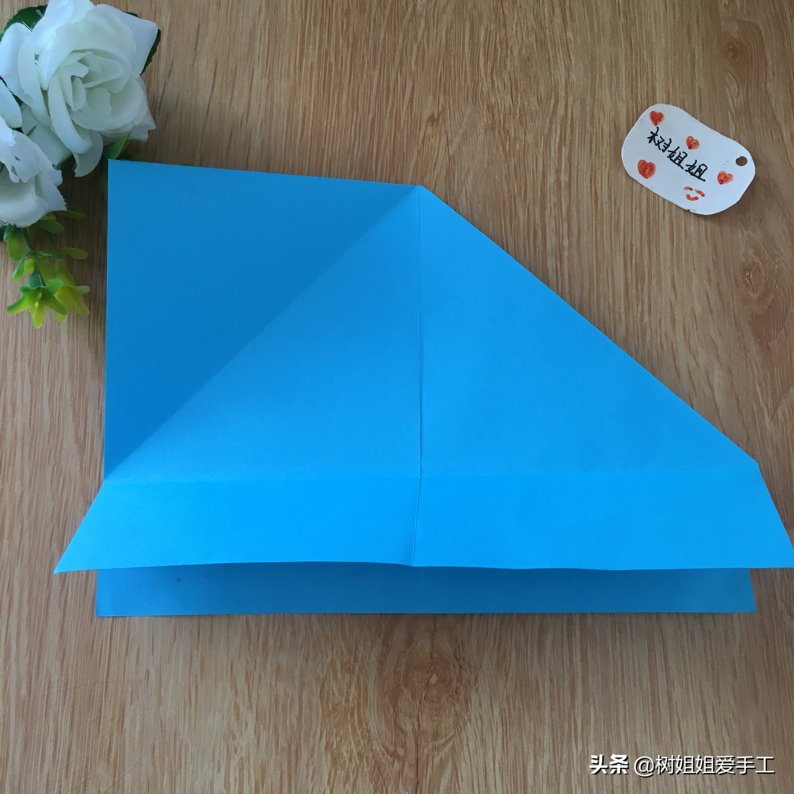 如何用正方形彩纸折相框,折纸折出来的东西可以当相框