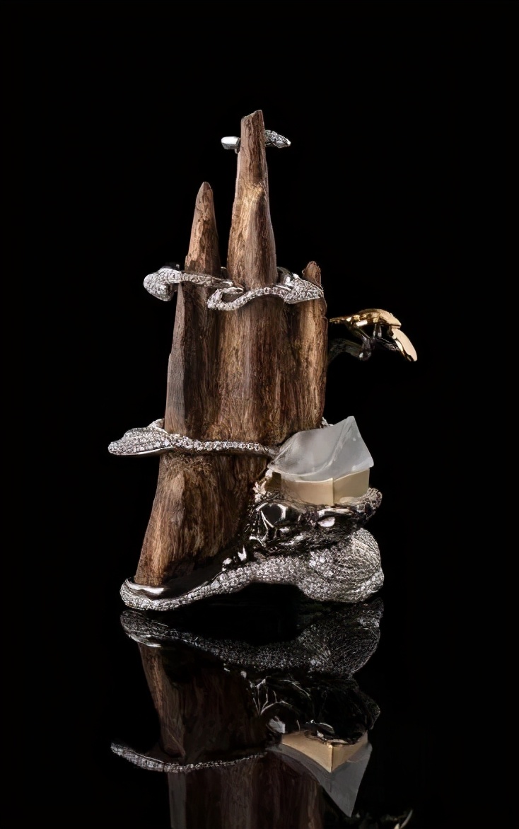 她设计的珠宝如画似景承包了你对美的所有渴求与遐想