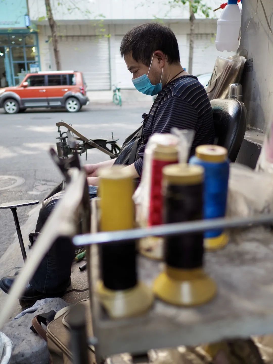 我在如是庵街，听了一个补鞋匠的哲学