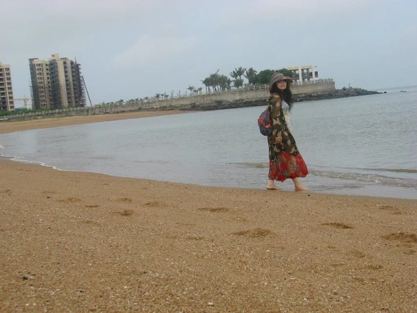 一个人在海边玩一天,一个人在海边怎么玩