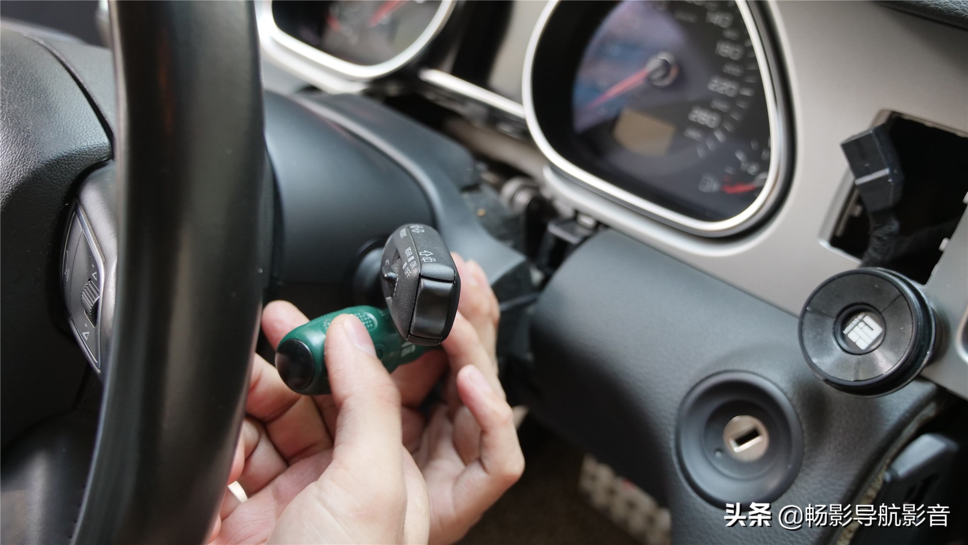 奥迪q7改内饰导航,奥迪q7改装大屏导航线束