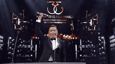 蔡少芬张晋全家福上热搜,三胎儿子“唐装”出镜,年味儿十足