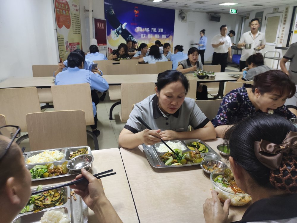 雄飞集团|龚玉琼：享受工作中的酸甜苦辣