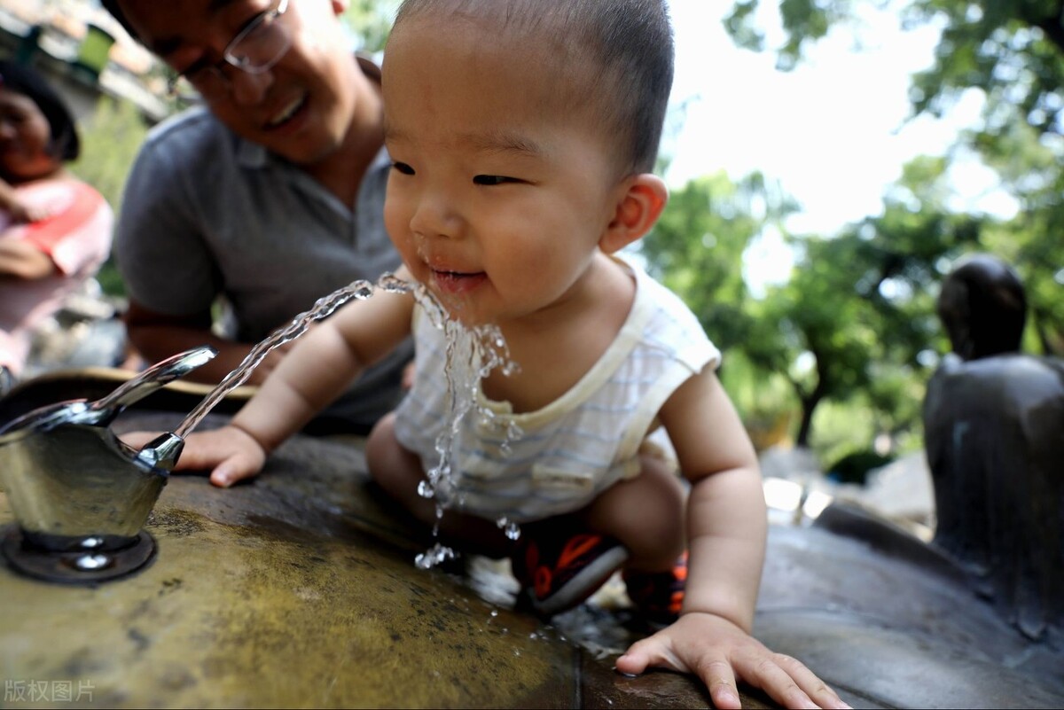 净水器插电的和不插电的哪个好呢,选净水器是有电的好还是无电的好