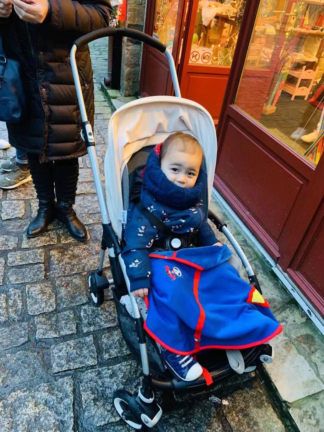 选玩具的小朋友好纠结,选玩具好纠结