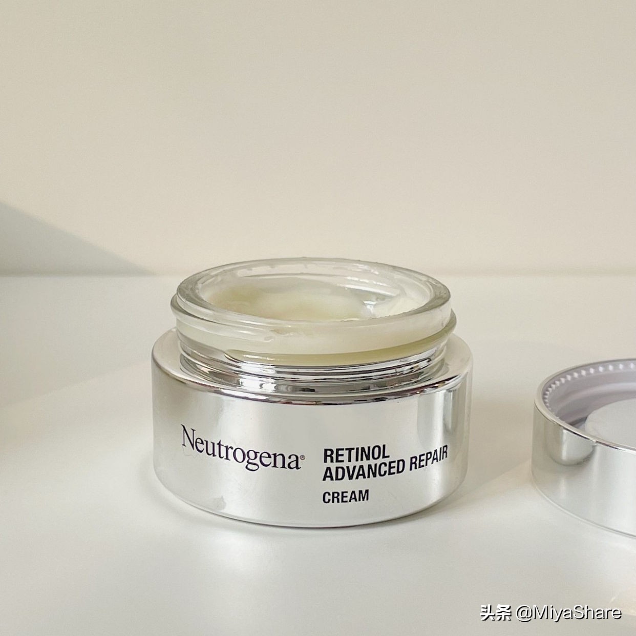 初抗老护肤品推荐a醇,抗老精华扛把子a醇