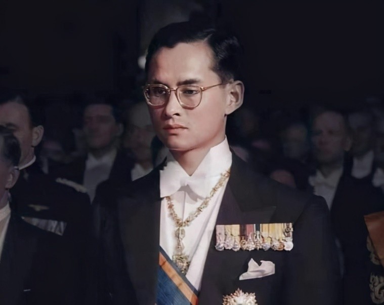 诗丽吉是否后悔出轨,诗丽吉王后出轨后国王如何惩罚