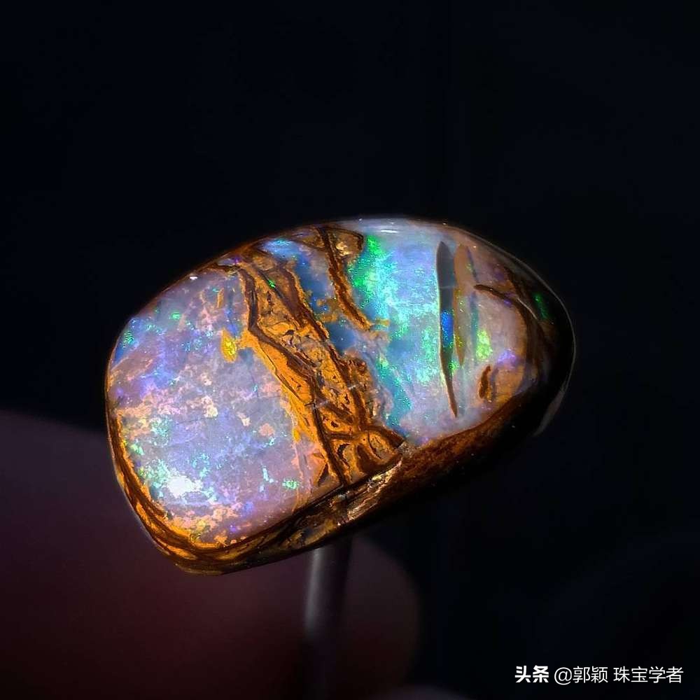 宝石保时捷,宝石欧泊有猫眼吗