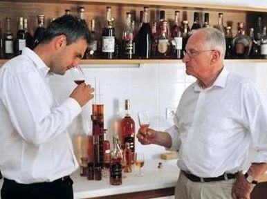 深圳万达酒业代理法国知名干邑品牌，打造“智猴+艾舵雷蒙”矩阵