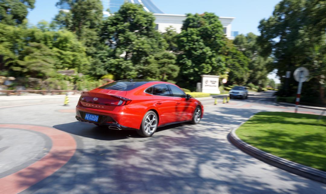 第11代索纳塔2.0t实测油耗,2024君威和十一代索纳塔哪个耐用