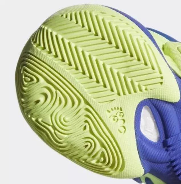 阿迪达斯天足签名鞋,阿迪团队鞋比签名鞋好吗