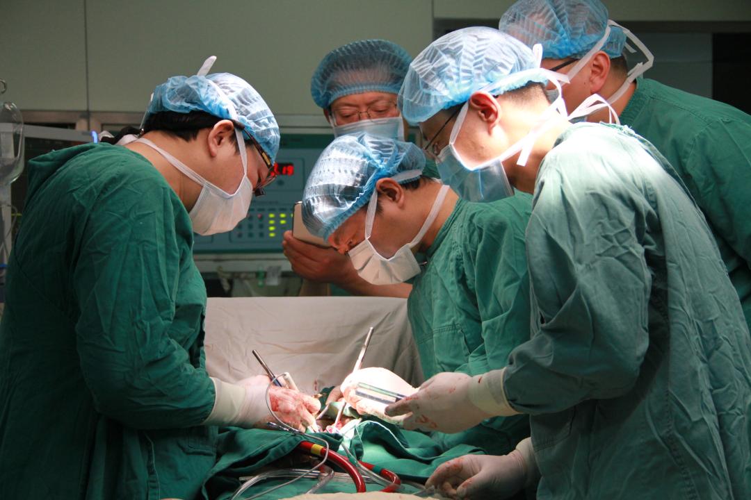 一位“天府学者”的为民情怀——记广元市第一人民医院心血管中心特聘主任、心脏外科顶级专家李巅远教授