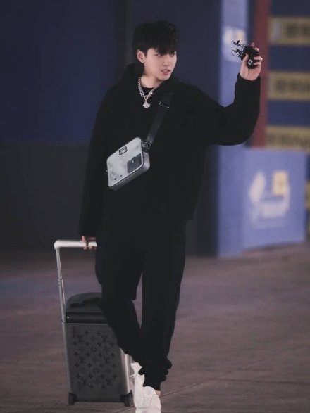 范冰冰回归巴黎时装周,范冰冰重回米兰时装周